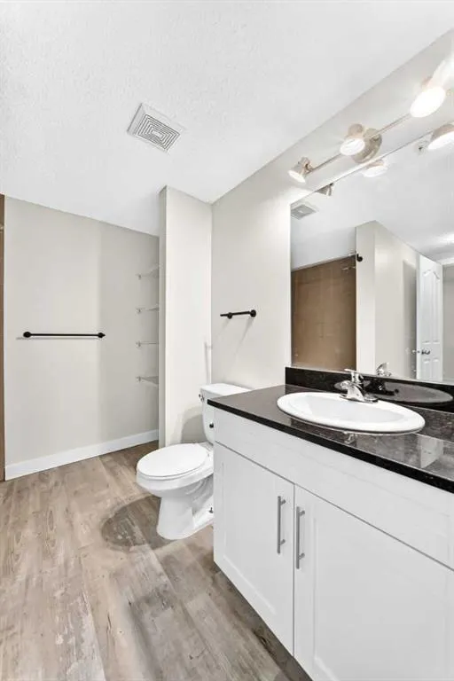 403 Mackenzie Way SW #4118