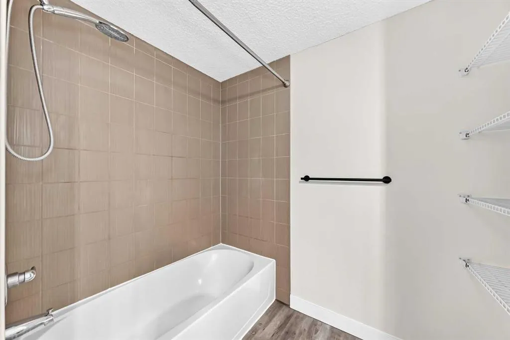 403 Mackenzie Way SW #4118