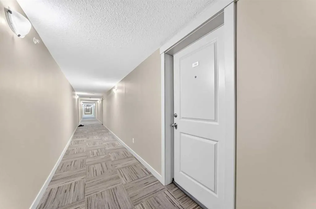 403 Mackenzie Way SW #4118