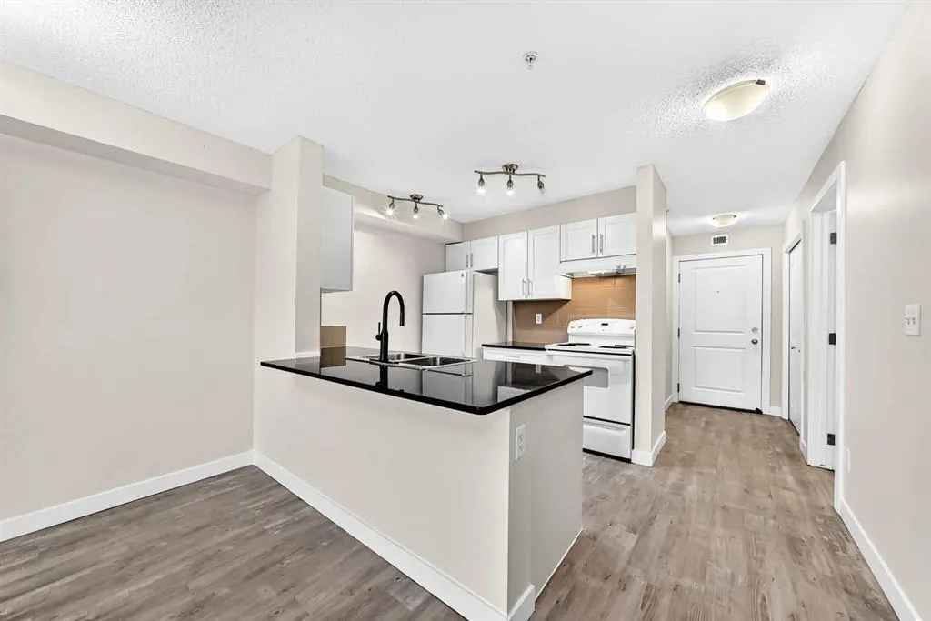 403 Mackenzie Way SW #4118