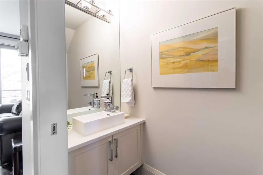 2214 30 Street SW #105
