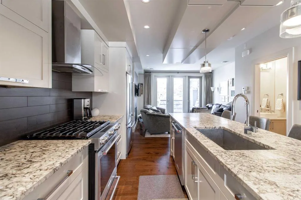 2214 30 Street SW #105