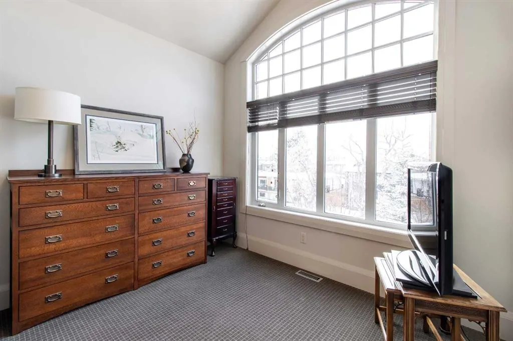 2214 30 Street SW #105