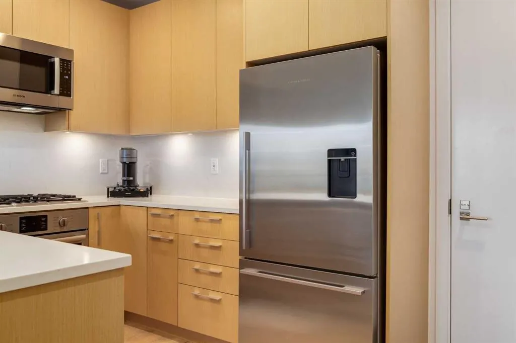 88 9 Street NE #403