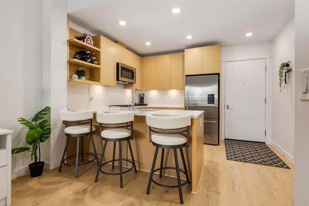 88 9 Street NE #403