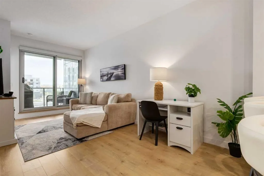 88 9 Street NE #403