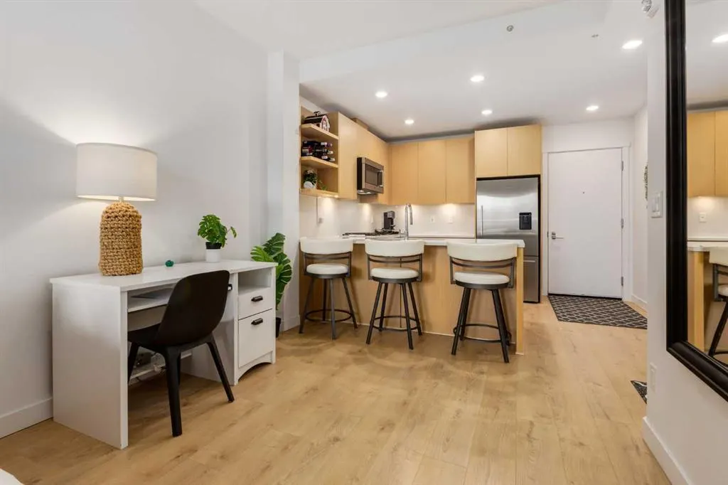 88 9 Street NE #403