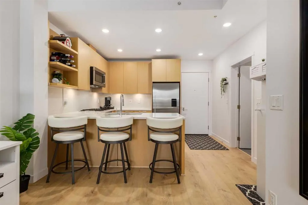 88 9 Street NE #403