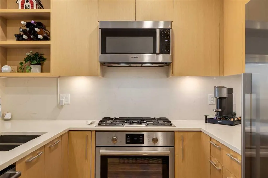 88 9 Street NE #403