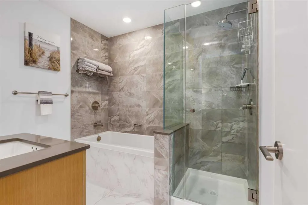 88 9 Street NE #403