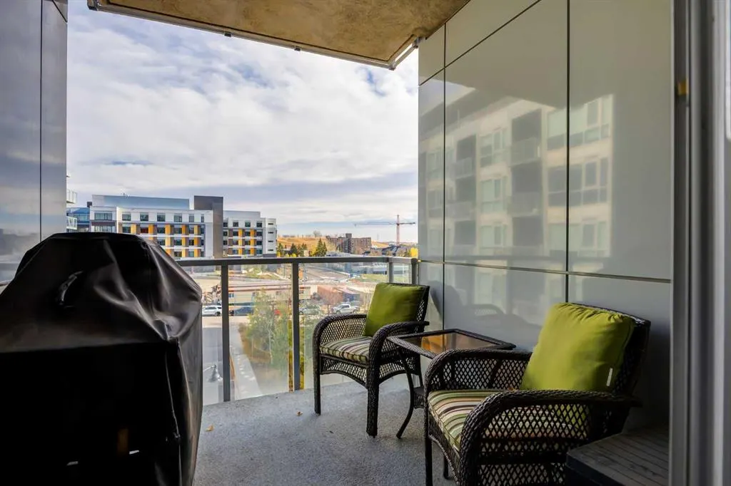 88 9 Street NE #403