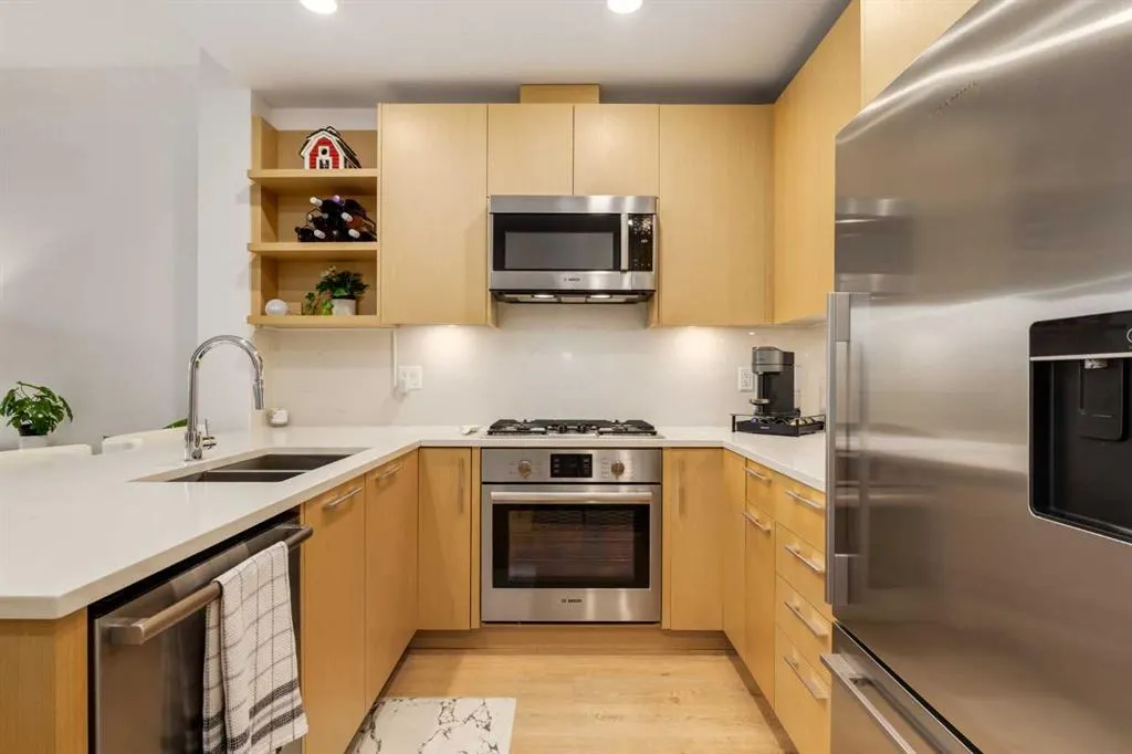 88 9 Street NE #403