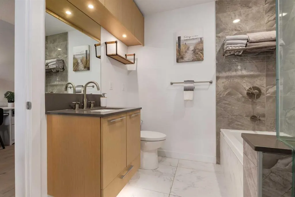 88 9 Street NE #403