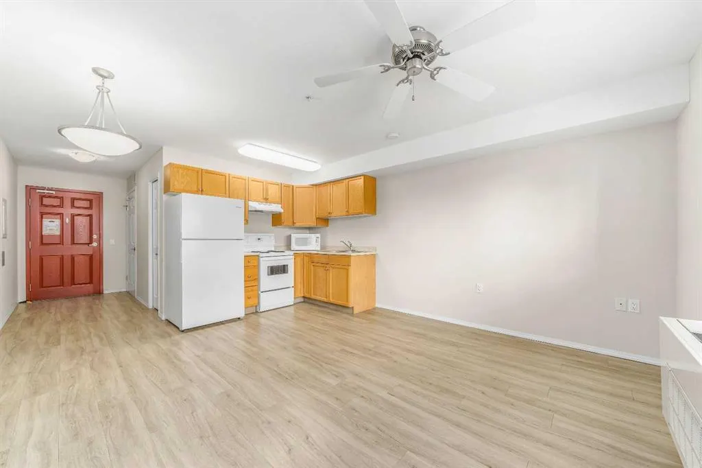 1595 Southview Drive SE #218