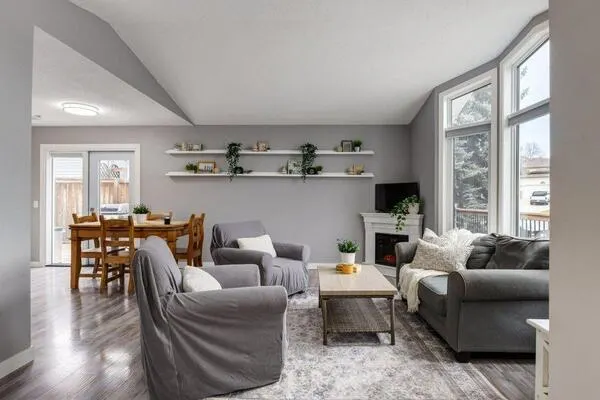 228 Deer Ridge Place SE