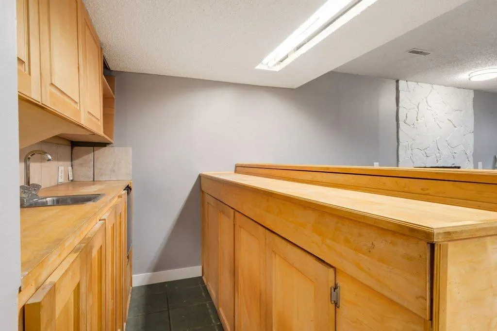 228 Deer Ridge Place SE