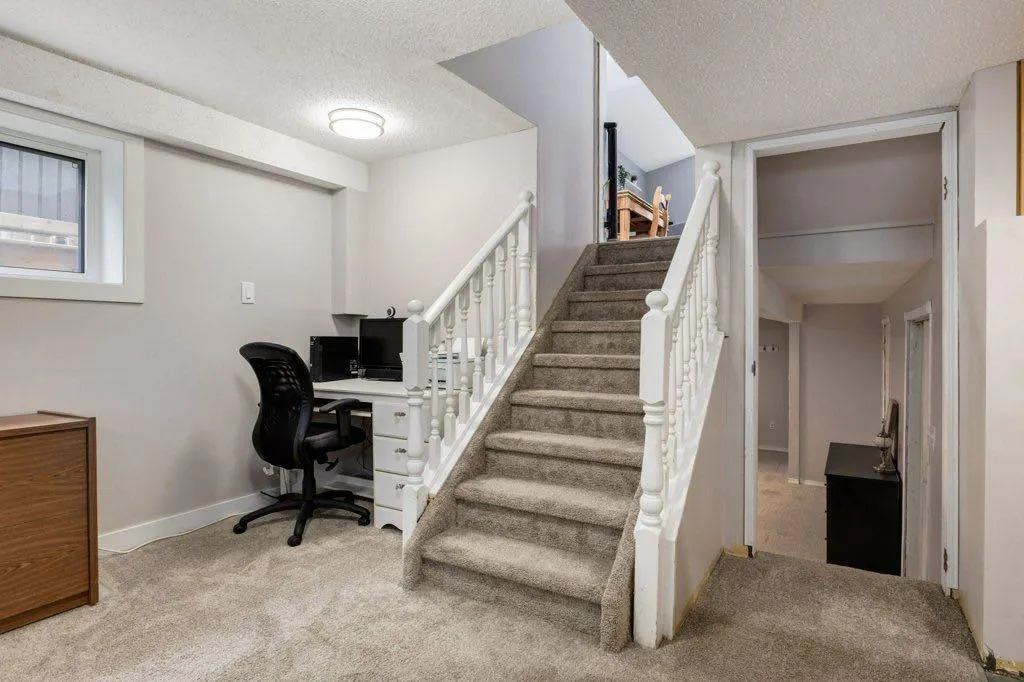 228 Deer Ridge Place SE