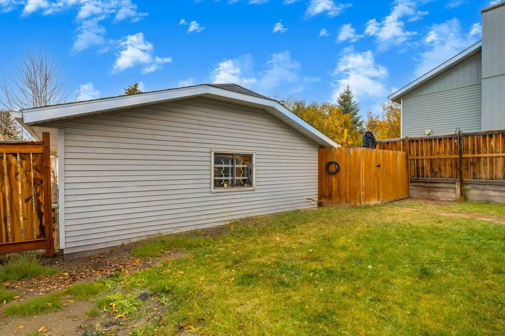 228 Deer Ridge Place SE