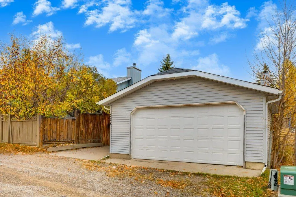 228 Deer Ridge Place SE