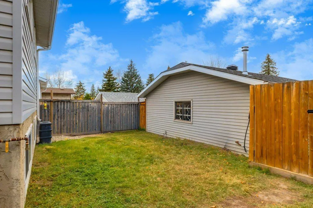 228 Deer Ridge Place SE