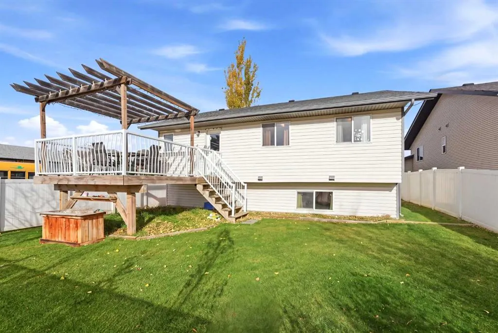272 Jennings Crescent