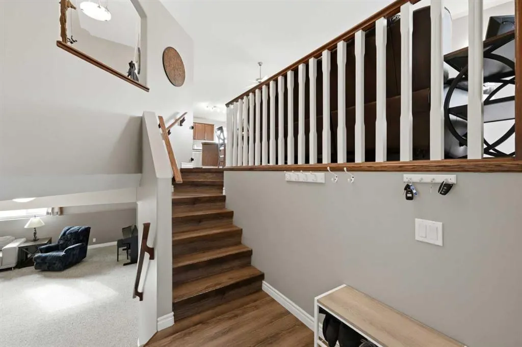 272 Jennings Crescent