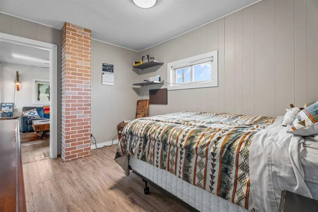 210 royalties Crescent