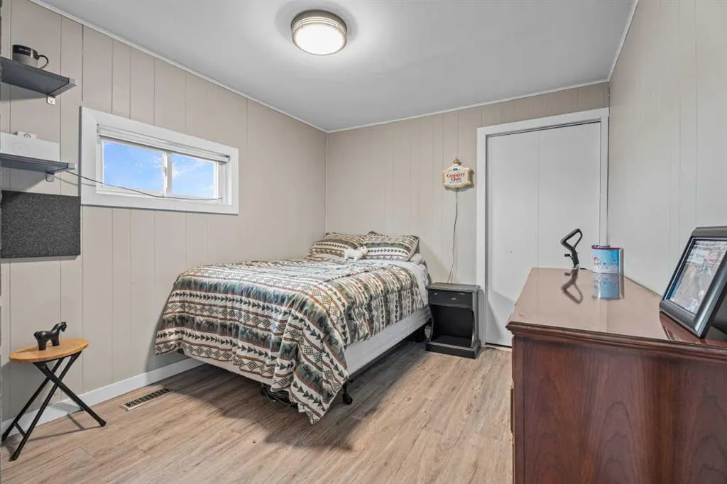 210 royalties Crescent