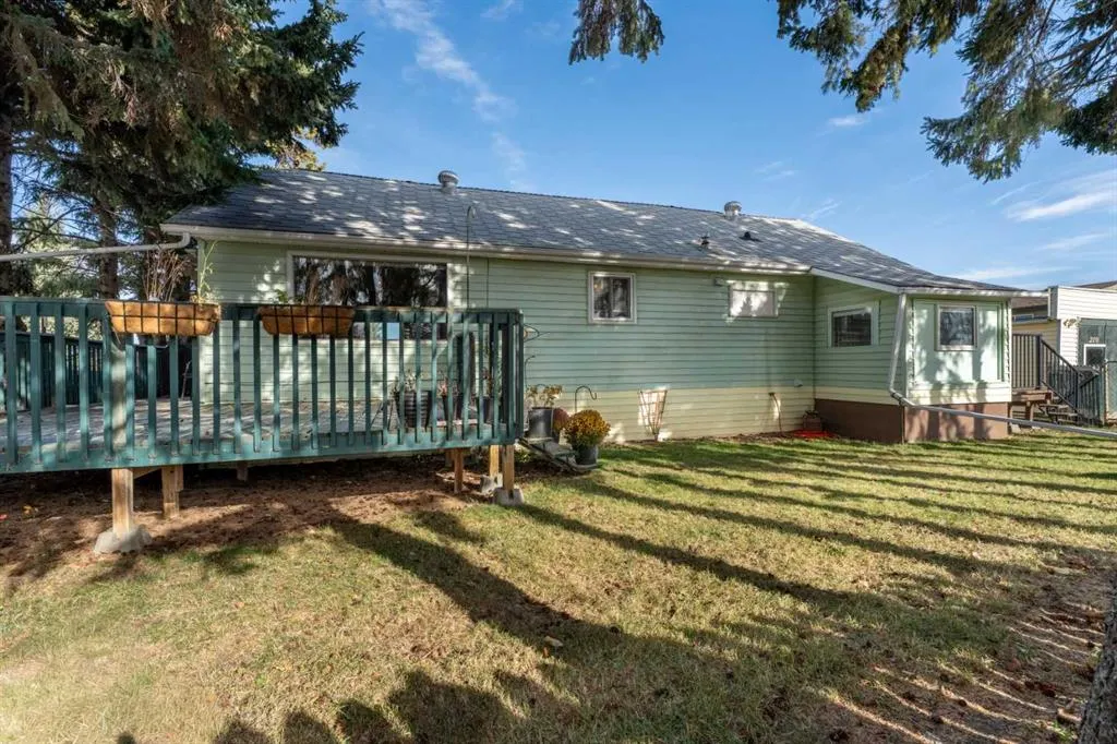 210 royalties Crescent