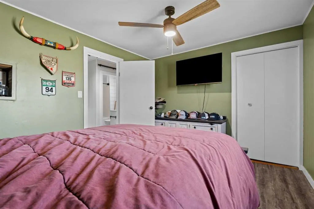 210 royalties Crescent