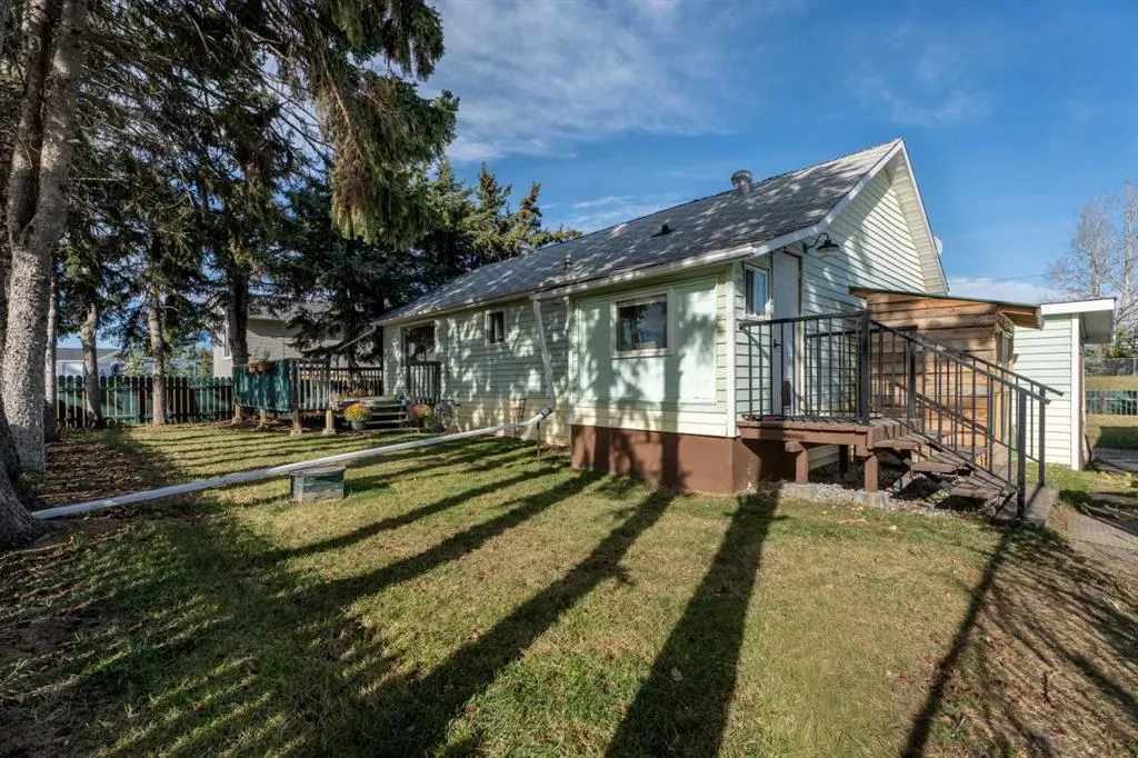 210 royalties Crescent