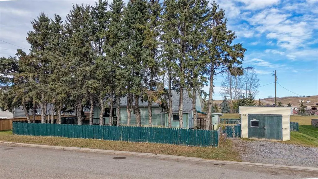 210 royalties Crescent