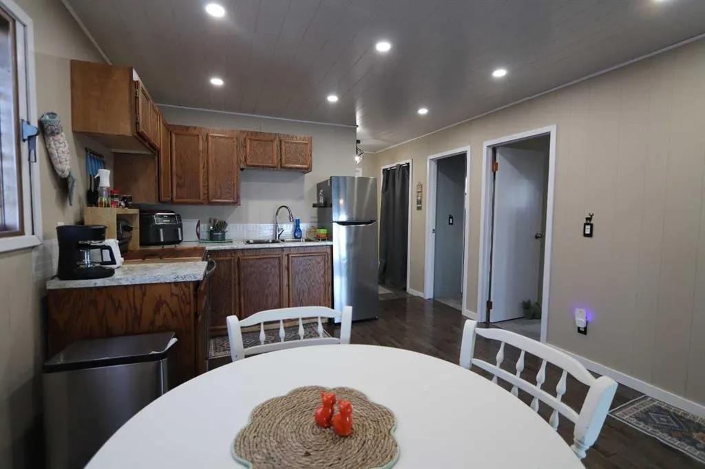 43 Lakeshore Drive