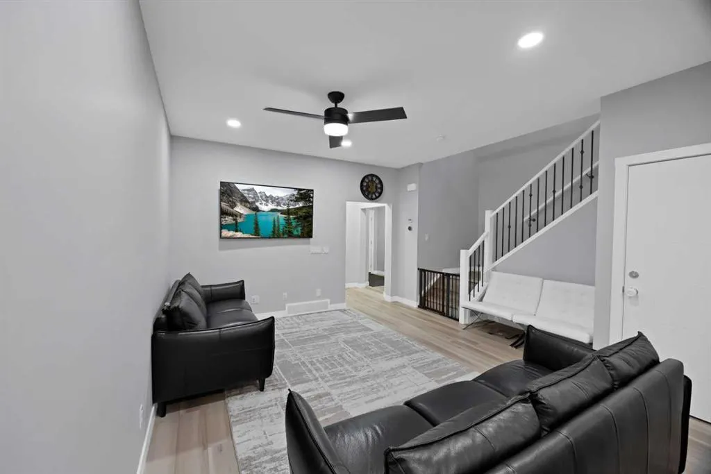 113 Corner Glen Way NE
