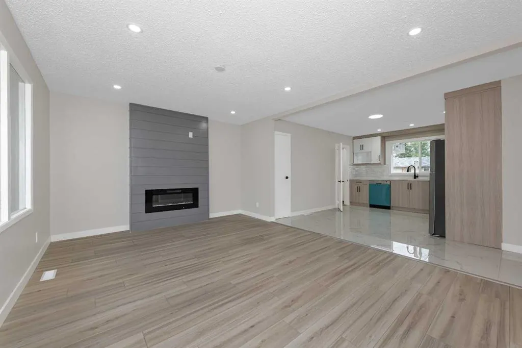 43 Maranda Close NE