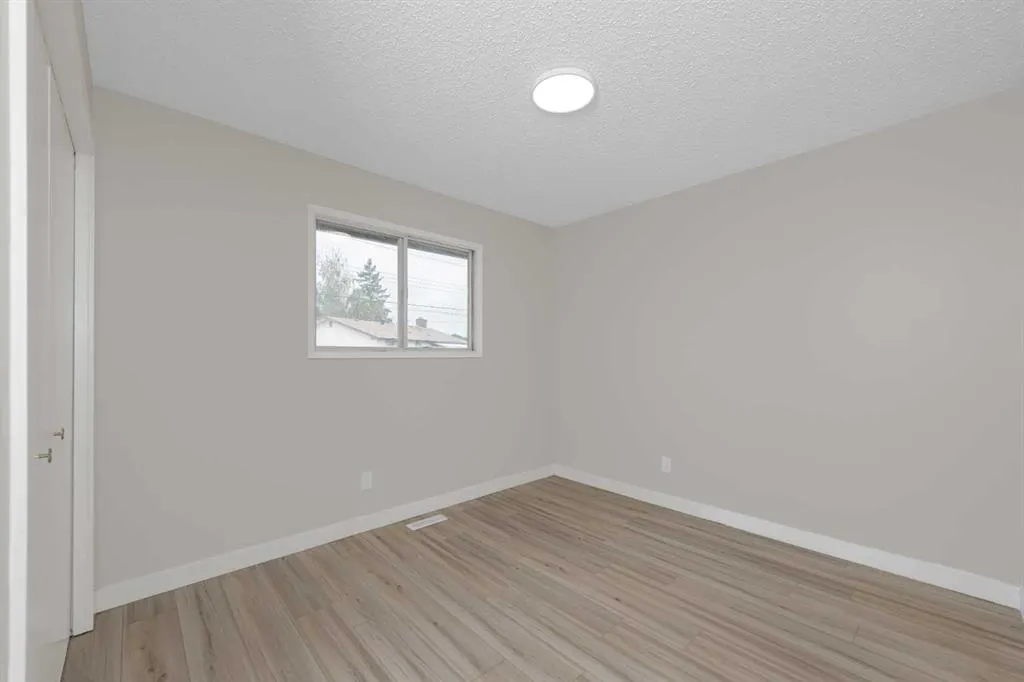 43 Maranda Close NE