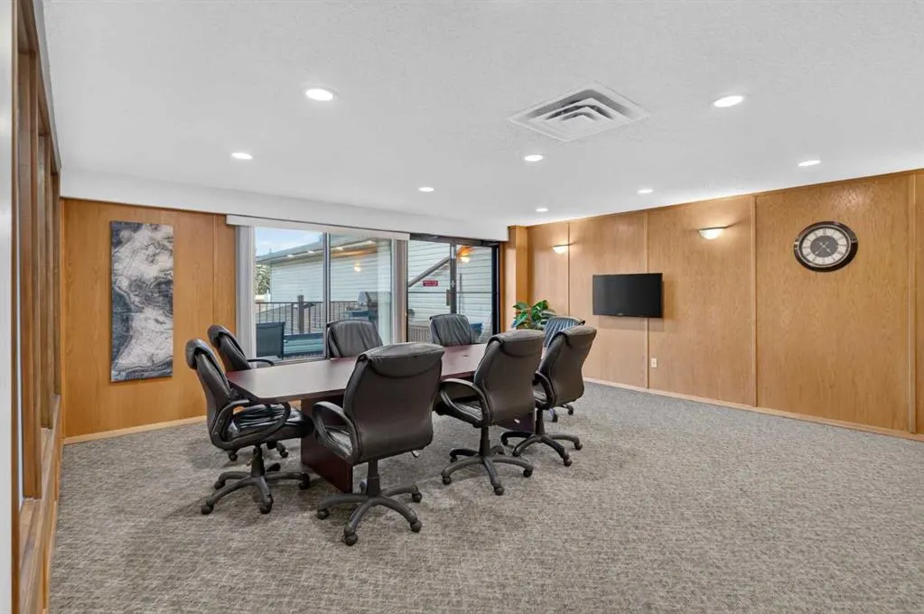 2425 90 Avenue SW #116