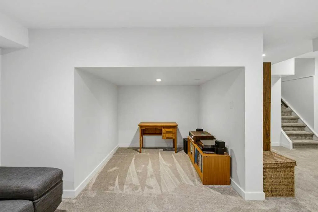 93 Downey Road