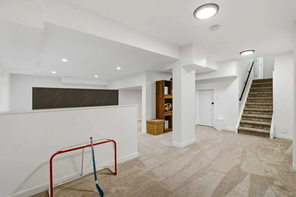 93 Downey Road