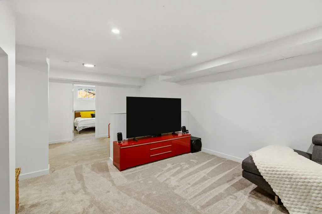 93 Downey Road
