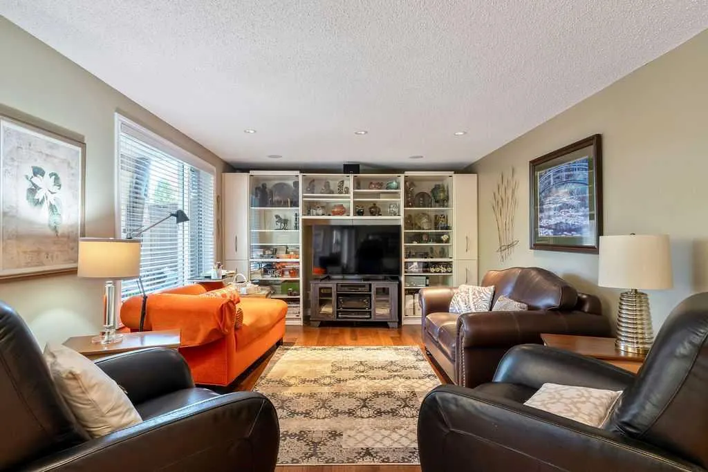 7 Springbank View SW