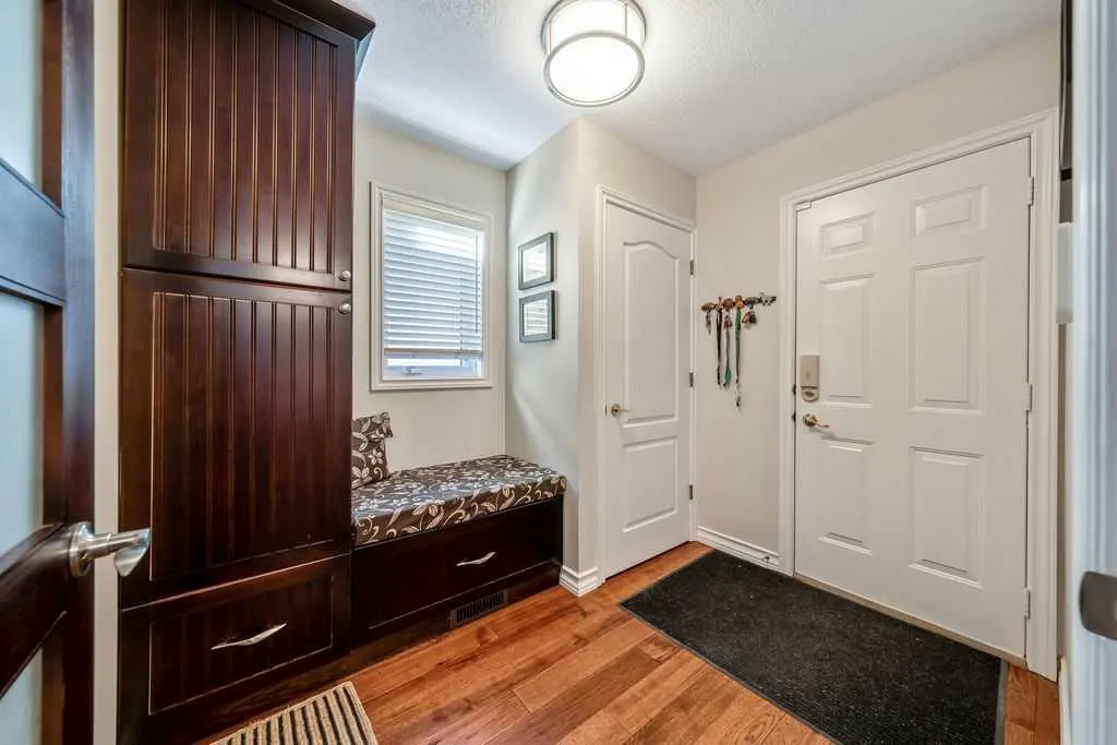 7 Springbank View SW