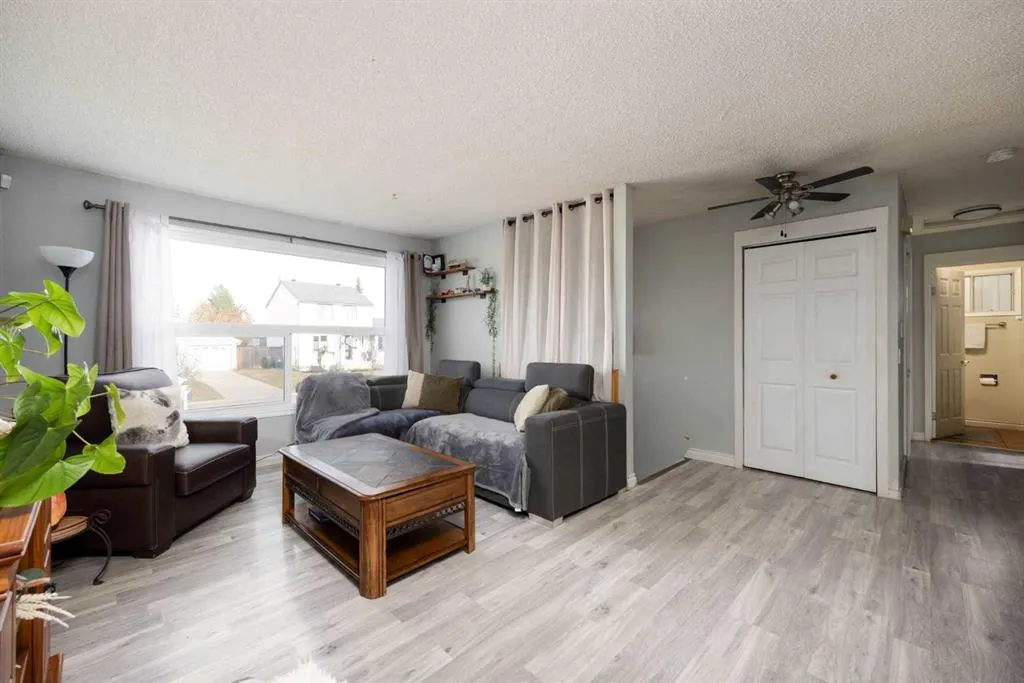 141 Bird Crescent
