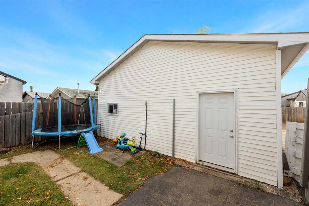 141 Bird Crescent