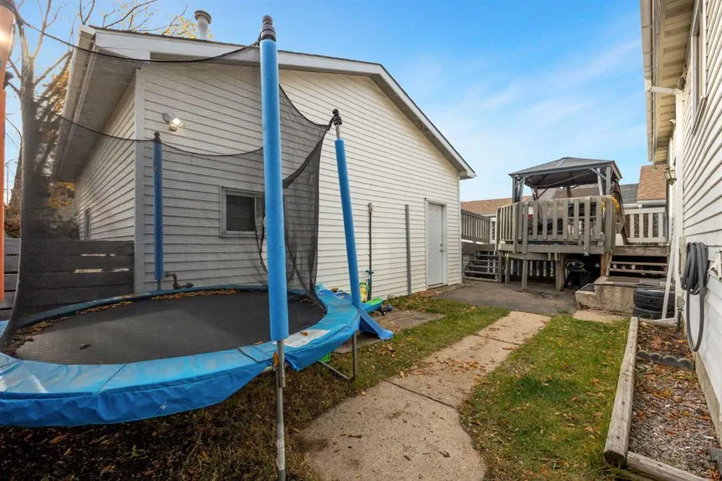 141 Bird Crescent