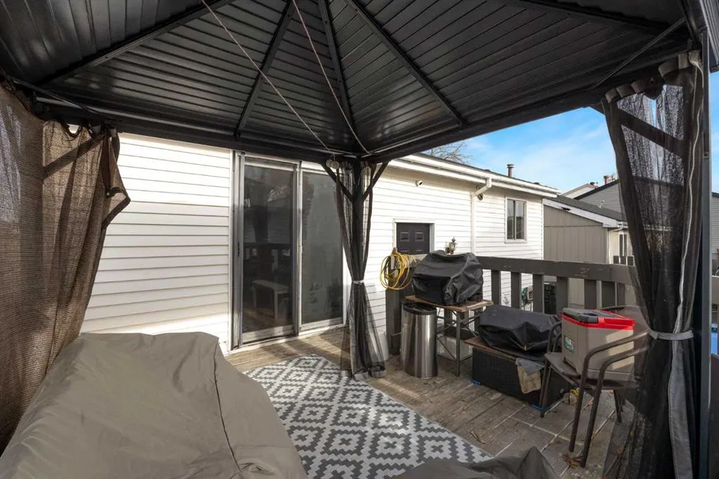 141 Bird Crescent