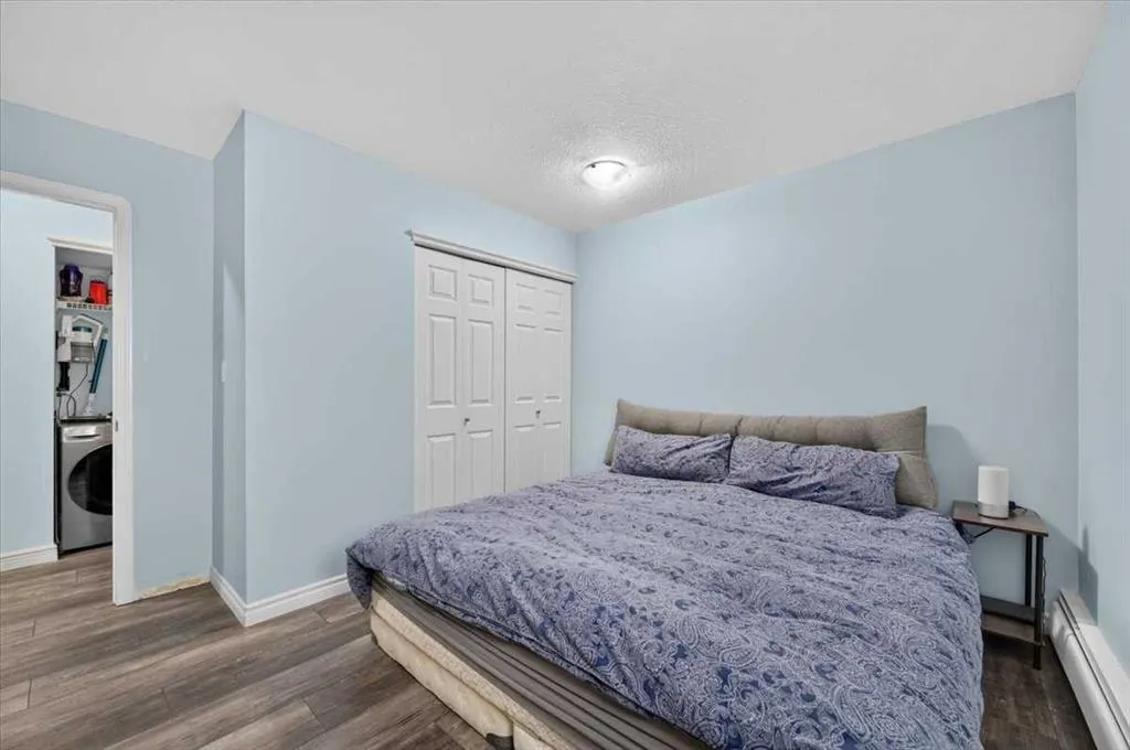 607 7 Avenue NE #401