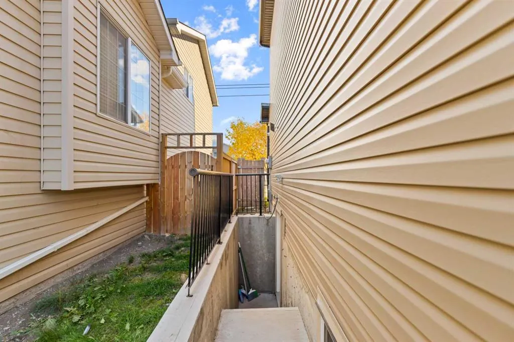 6 Martin Crossing Way NE