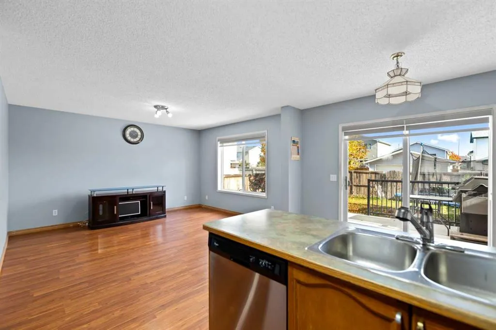 6 Martin Crossing Way NE