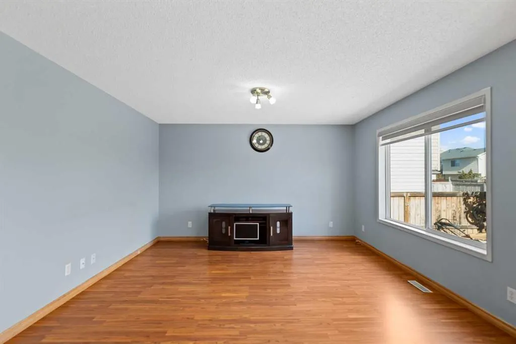 6 Martin Crossing Way NE